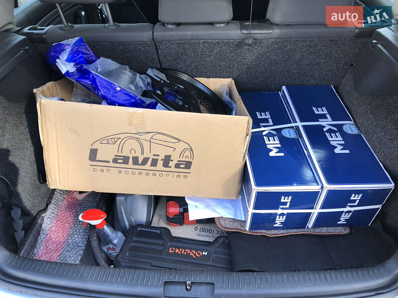 Хетчбек Volkswagen Golf 2004 в Черкасах