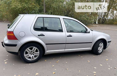 Хэтчбек Volkswagen Golf 2002 в Днепре