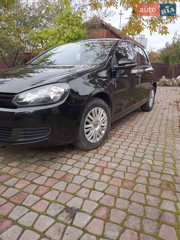 Хетчбек Volkswagen Golf 2010 в Івано-Франківську