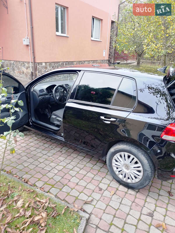 Хетчбек Volkswagen Golf 2010 в Івано-Франківську