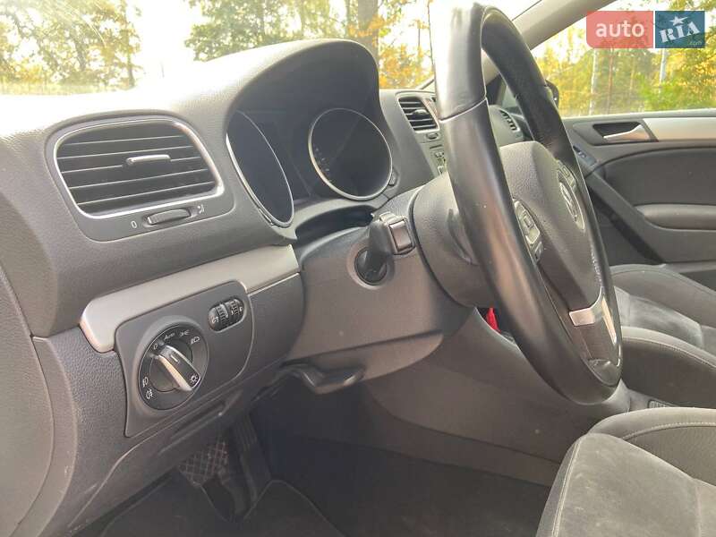 Хетчбек Volkswagen Golf 2012 в Черкасах