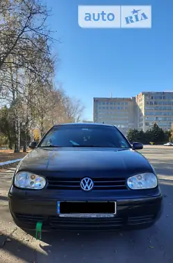 Volkswagen Golf 2003