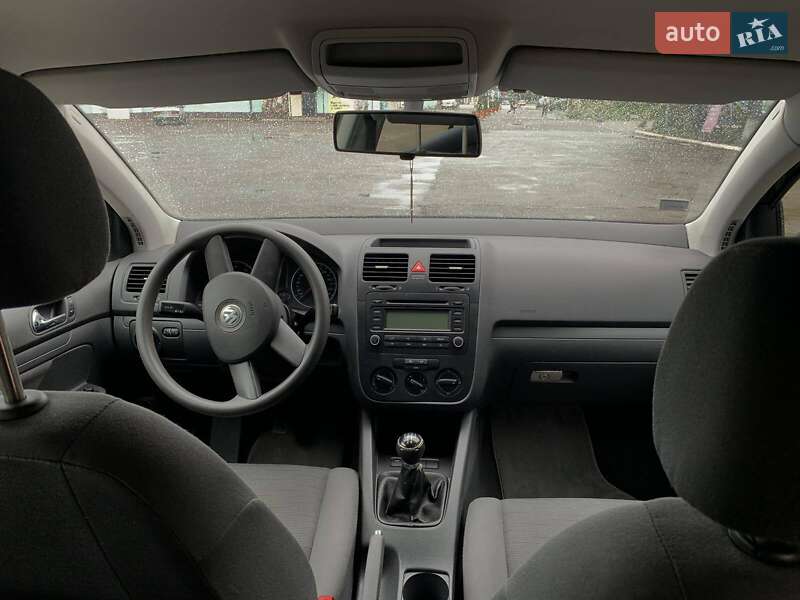 Хетчбек Volkswagen Golf 2005 в Захарівці