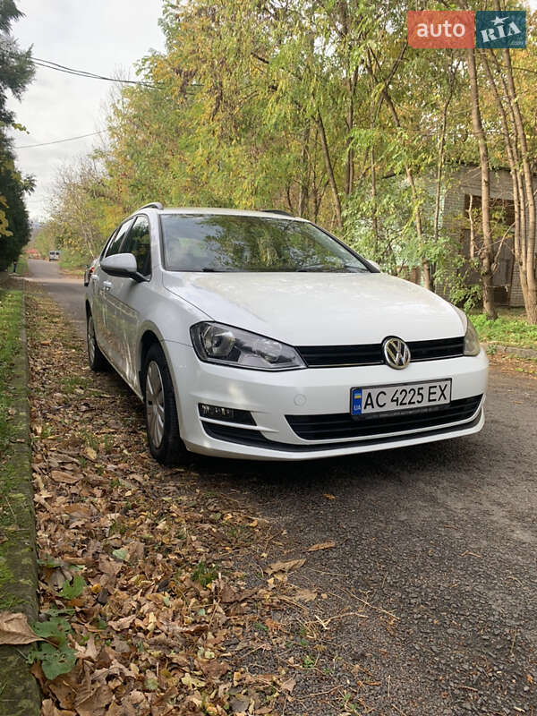 Универсал Volkswagen Golf 2015 в Луцке