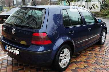 Хэтчбек Volkswagen Golf 2001 в Умани