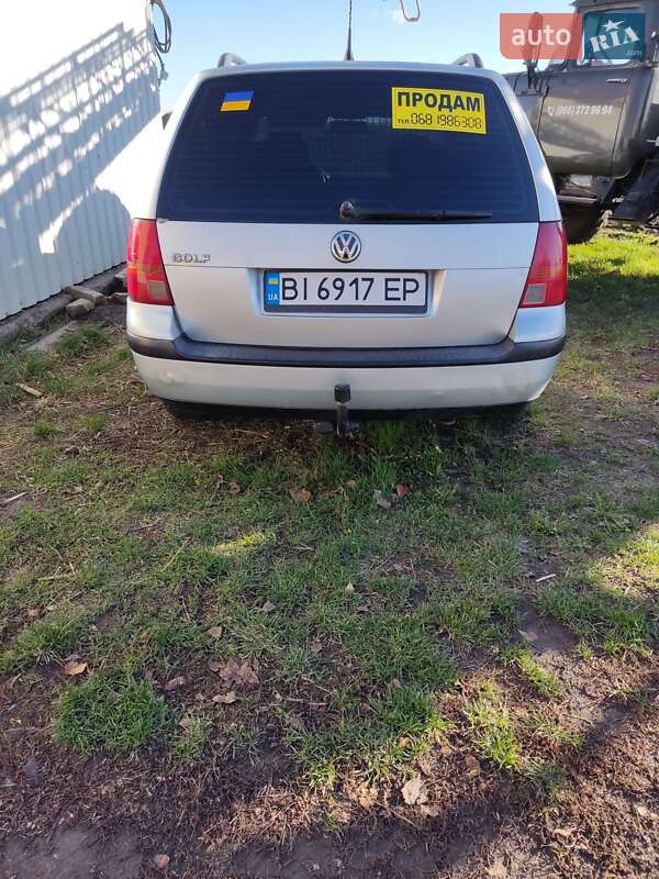 Універсал Volkswagen Golf 2002 в Миргороді