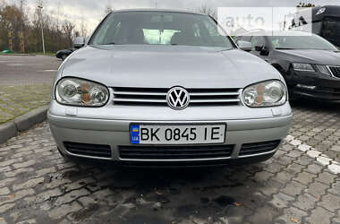 Хетчбек Volkswagen Golf 2003 в Рівному