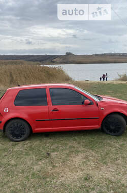 Хэтчбек Volkswagen Golf 1998 в 