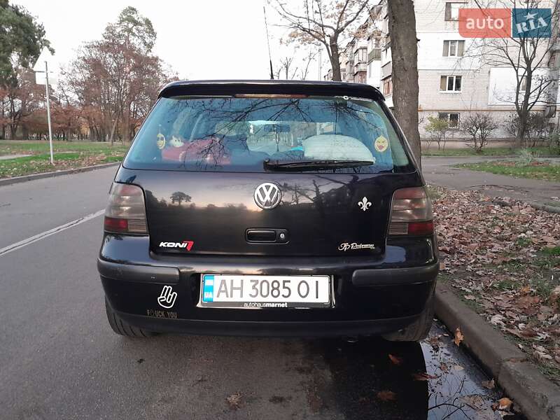 Хэтчбек Volkswagen Golf 2000 в Киеве