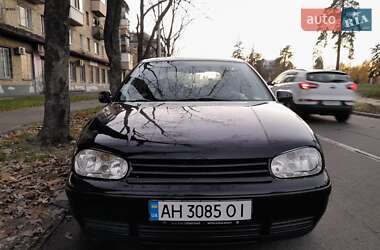 Хэтчбек Volkswagen Golf 2000 в Киеве