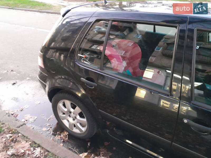 Хэтчбек Volkswagen Golf 2000 в Киеве