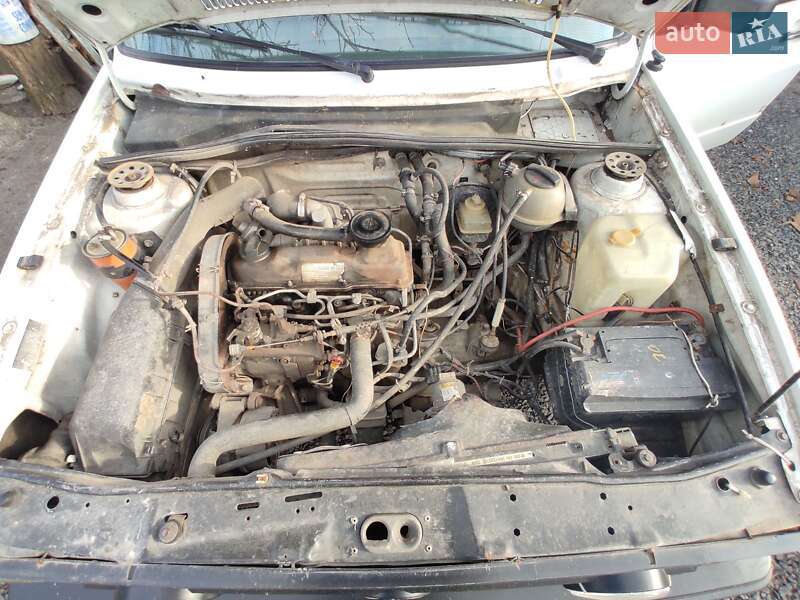 Хетчбек Volkswagen Golf 1990 в Луцьку