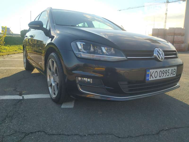 Універсал Volkswagen Golf 2015 в Ужгороді