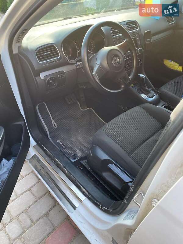 Универсал Volkswagen Golf 2011 в Луцке