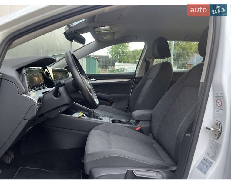 Хетчбек Volkswagen Golf 2020 в Дніпрі