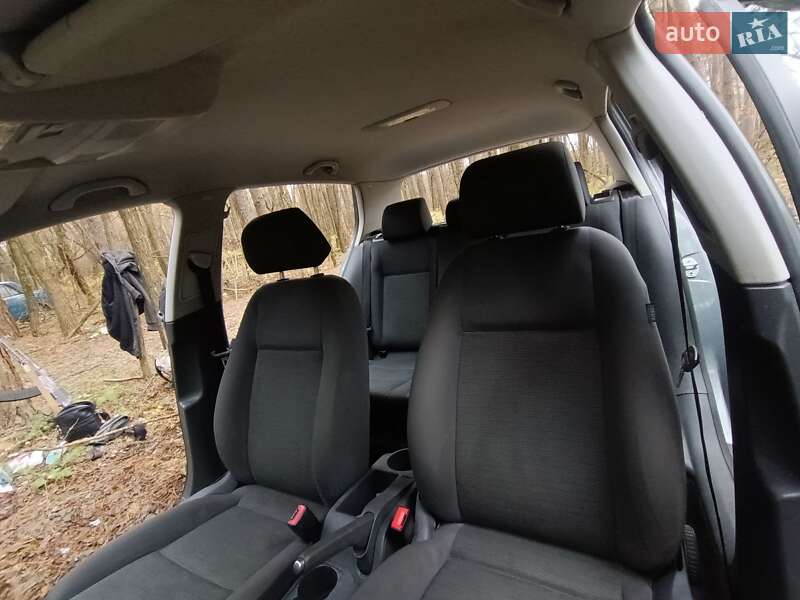 Хетчбек Volkswagen Golf 2005 в Городні