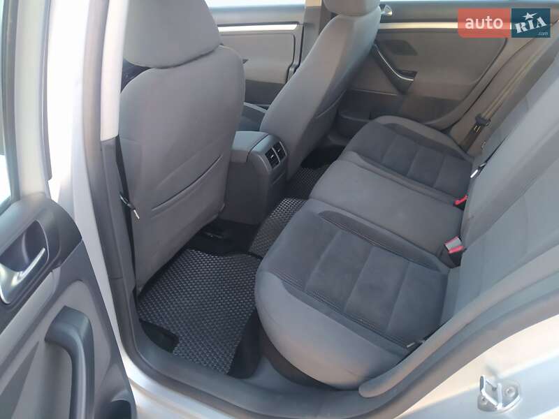 Универсал Volkswagen Golf 2008 в Здолбунове