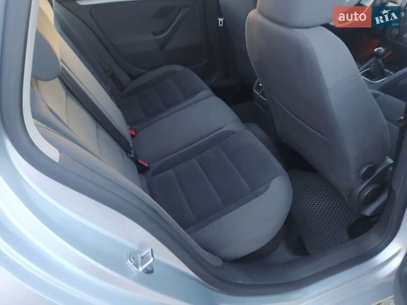 Универсал Volkswagen Golf 2008 в Здолбунове