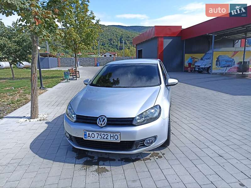 Хэтчбек Volkswagen Golf 2012 в Виноградове