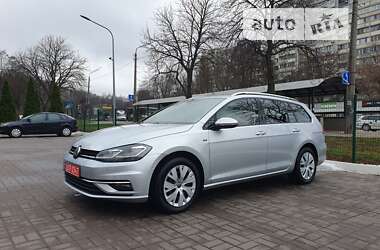 Хэтчбек Volkswagen Golf 2019 в Киеве