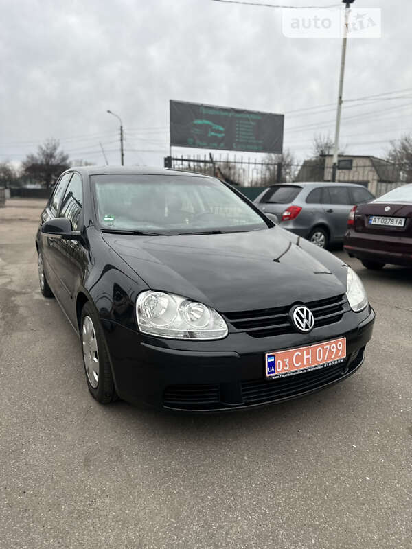 Хетчбек Volkswagen Golf 2006 в Чернігові