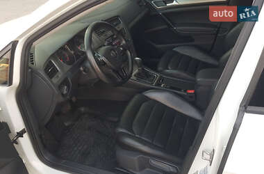 Универсал Volkswagen Golf 2014 в 