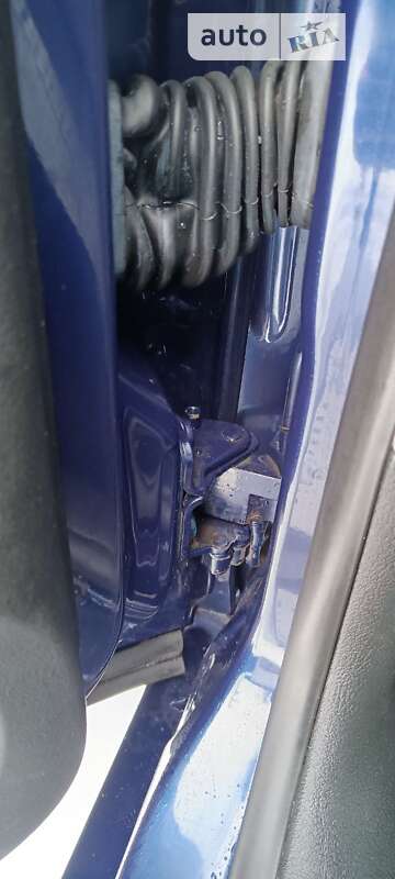 Хетчбек Volkswagen Golf 2002 в Гадячі