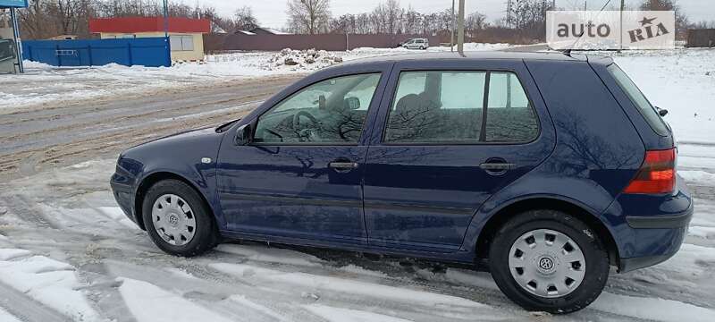Хетчбек Volkswagen Golf 2002 в Гадячі