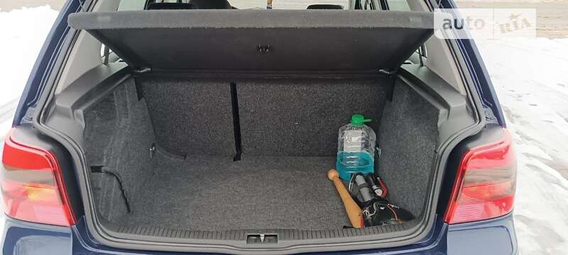 Хетчбек Volkswagen Golf 2002 в Гадячі