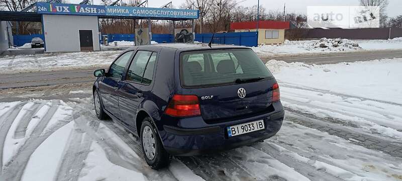 Хетчбек Volkswagen Golf 2002 в Гадячі
