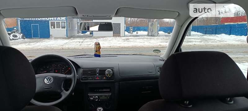 Хетчбек Volkswagen Golf 2002 в Гадячі