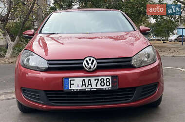 Хэтчбек Volkswagen Golf 2010 в 