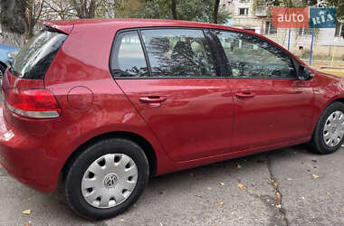 Хэтчбек Volkswagen Golf 2010 в 