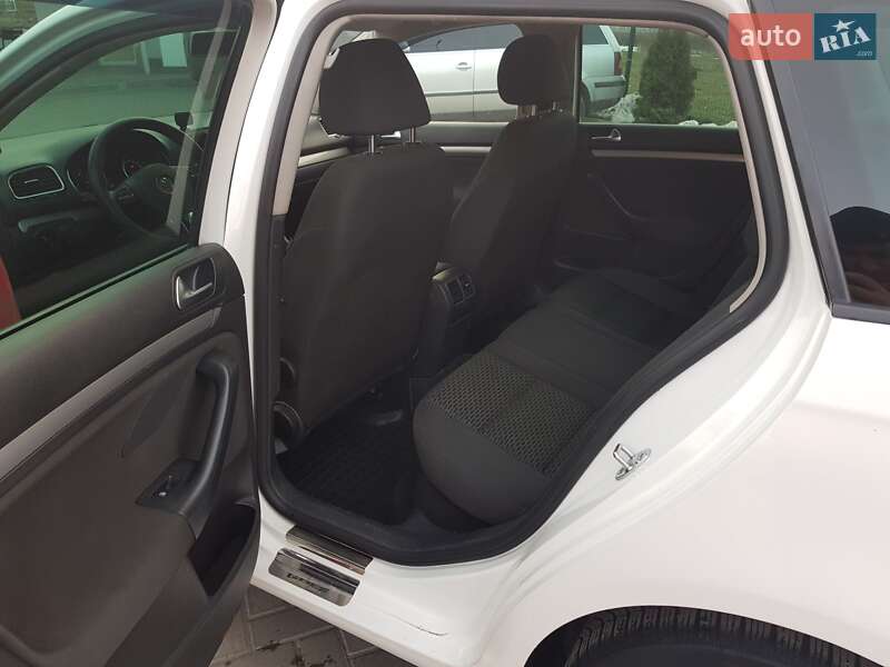 Універсал Volkswagen Golf 2011 в Кропивницькому