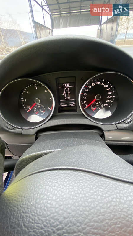 Универсал Volkswagen Golf 2010 в Хусте