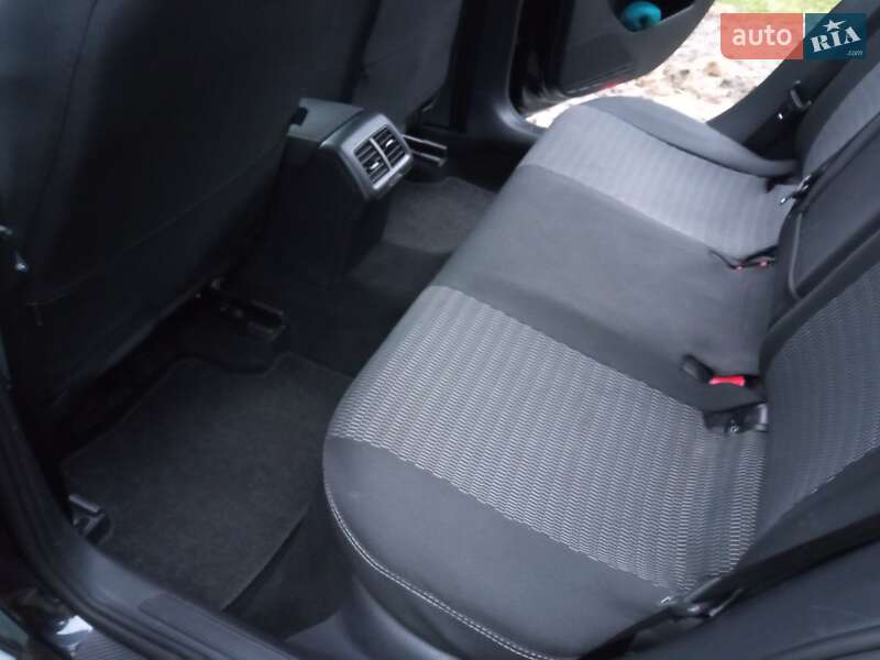 Універсал Volkswagen Golf 2016 в Сарнах