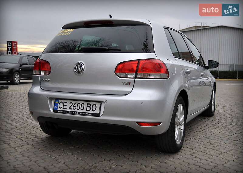 Хетчбек Volkswagen Golf 2012 в Чернівцях