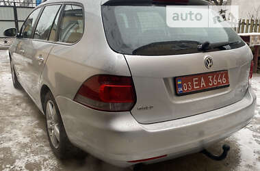 Універсал Volkswagen Golf 2012 в 