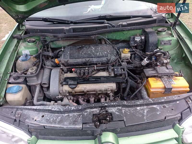 Хетчбек Volkswagen Golf 1998 в Кропивницькому