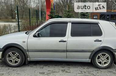Хэтчбек Volkswagen Golf 1997 в Каменском