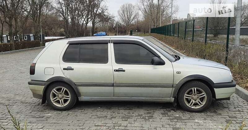 Хетчбек Volkswagen Golf 1997 в Кам'янському фото 2 Хетчбек Volkswagen Golf 1997 в Кам'янському