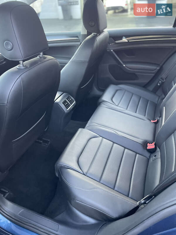 Універсал Volkswagen Golf 2016 в Києві