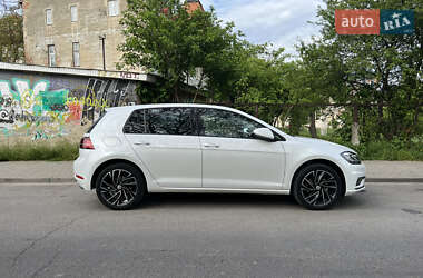Хэтчбек Volkswagen Golf 2020 в Черновцах