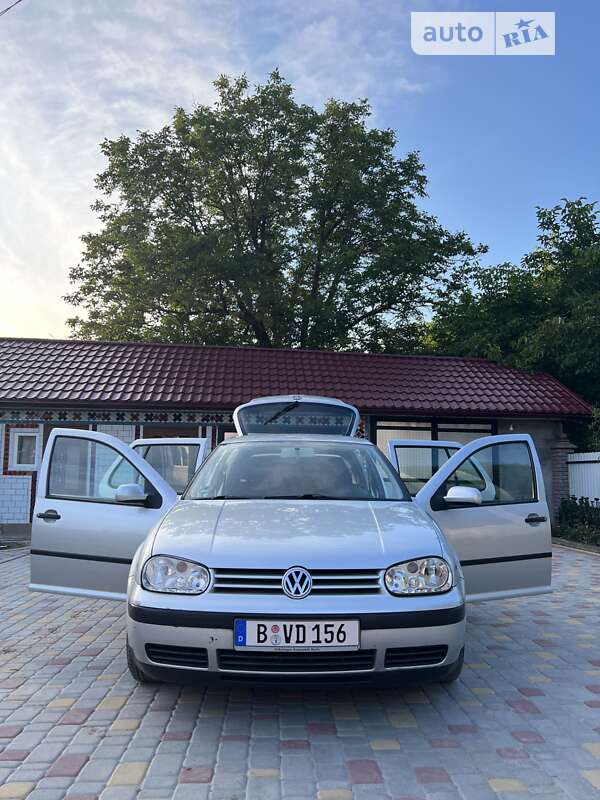 Volkswagen Golf 2001