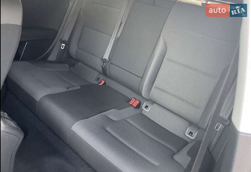 Хетчбек Volkswagen Golf 2014 в Яворові