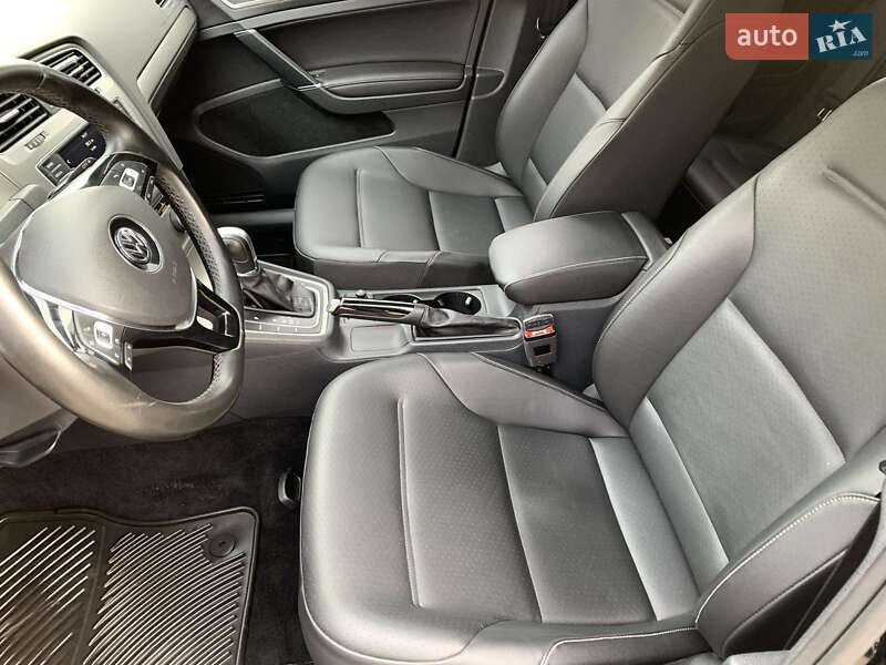 Универсал Volkswagen Golf 2016 в Одессе