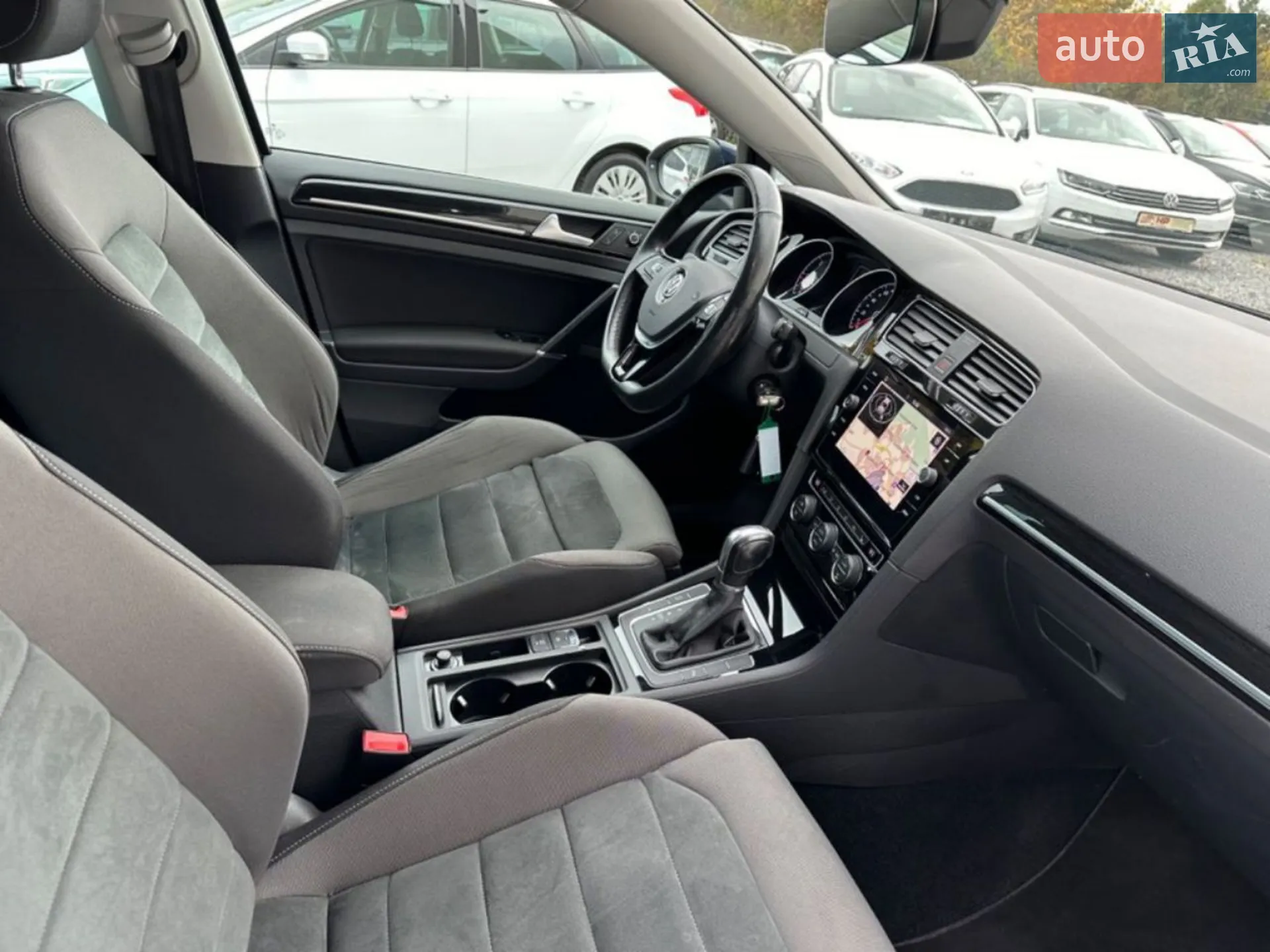 Volkswagen Golf 2017 VIN WVWZZZAUZJP552244 фото оголошення 105 з 120
