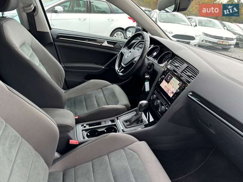Универсал Volkswagen Golf 2017 в Ужгороде