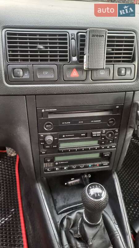 Хетчбек Volkswagen Golf 2002 в Чемерівцях