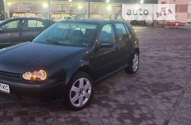 Хэтчбек Volkswagen Golf 2001 в Запорожье